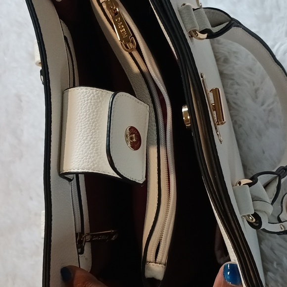 Handbag - Picture 8 of 9